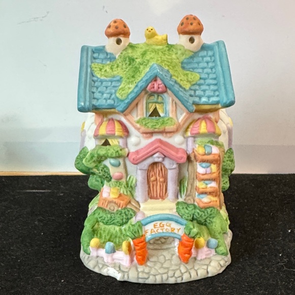 Four Star International Other - Bunny Towne Easter porcelain, hand-painted Colorful Ceramic Egg Factory Figurine